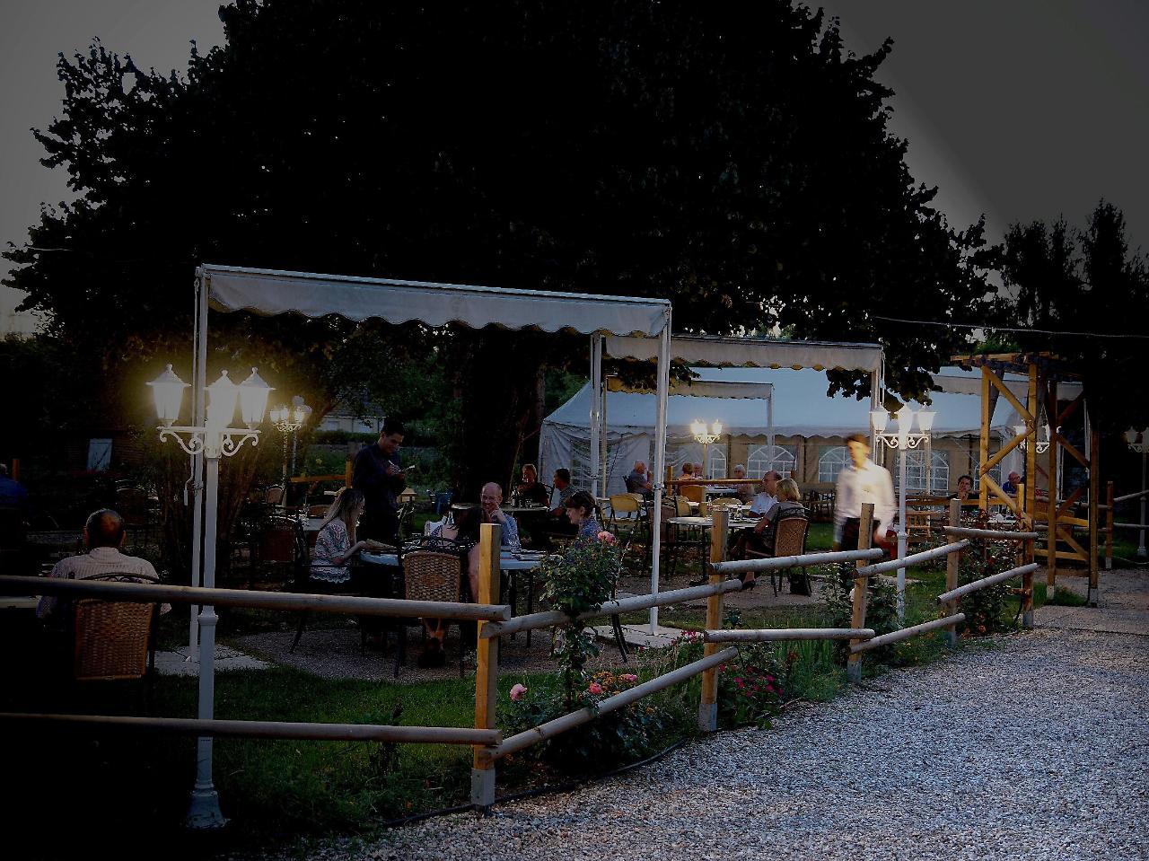 Hotel Restaurant La Sauldraie Salbris Exterior foto